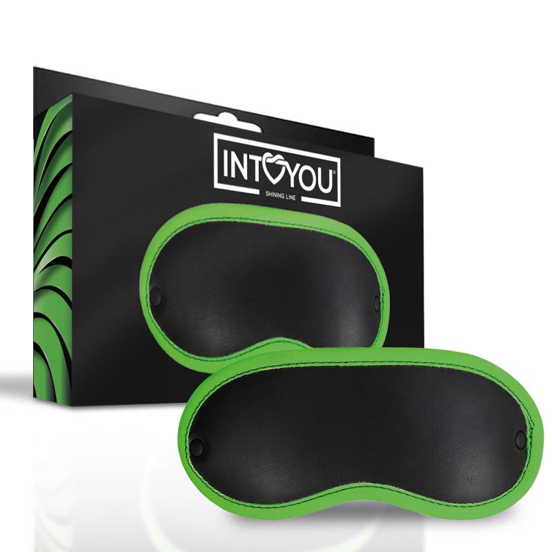 Máscara que brilha no escuro